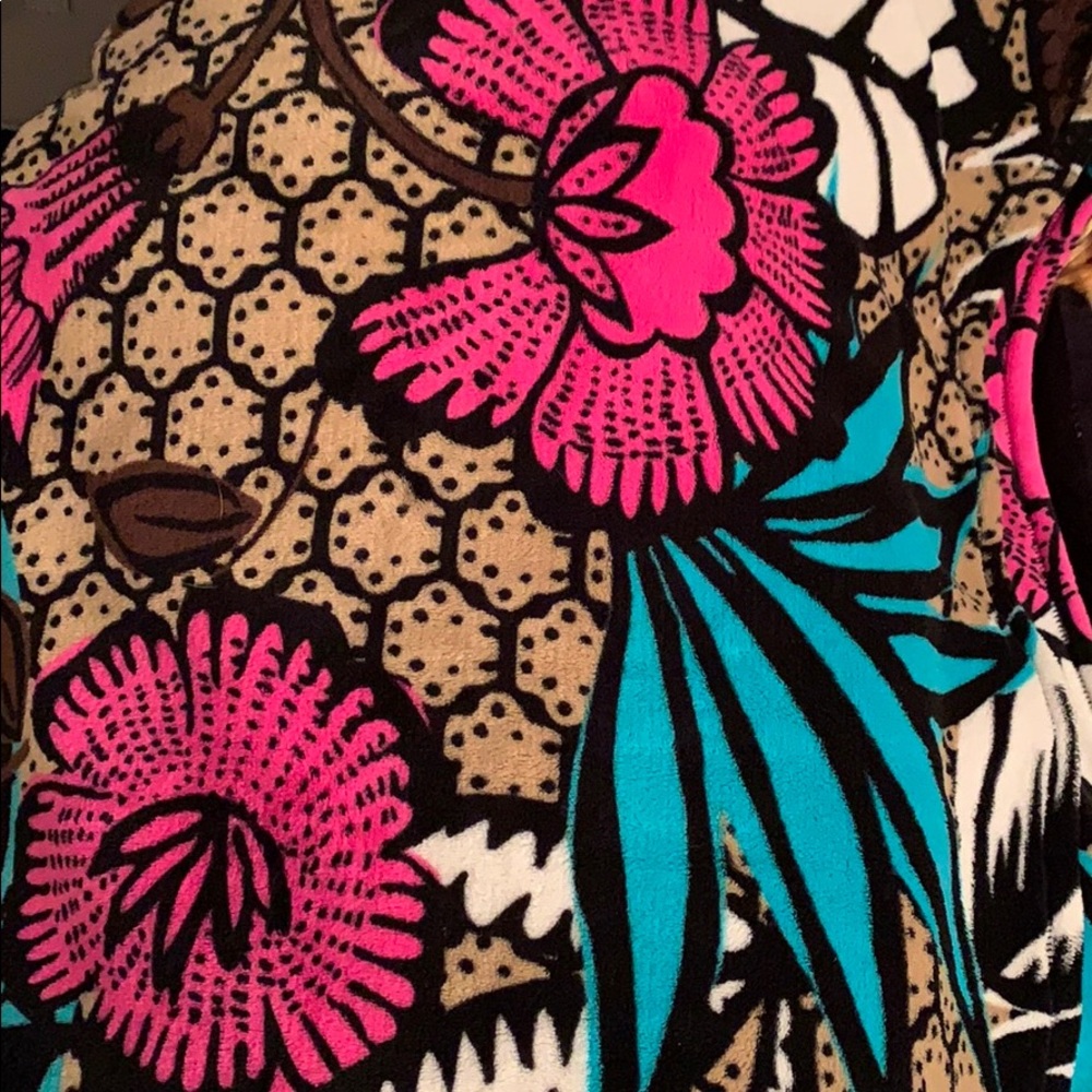 Vera Bradley Bright pink & blue blanket ❤️